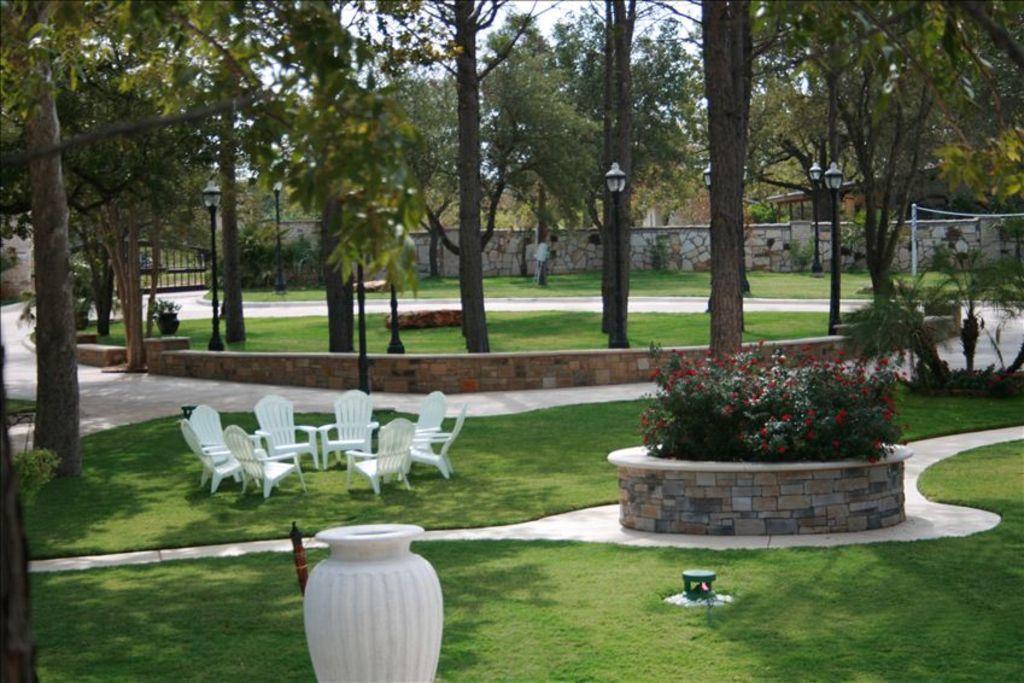 Paradise Resort At Hill Country Buchanan Dam Екстериор снимка